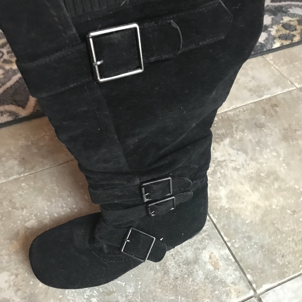 Black boots